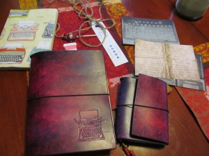My new writer's bible. Made by Jonel Imutan/Jonelifish. Her shop is on Etsy. :D